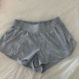 Lulu lemon Hotty hot shorts 2.5”